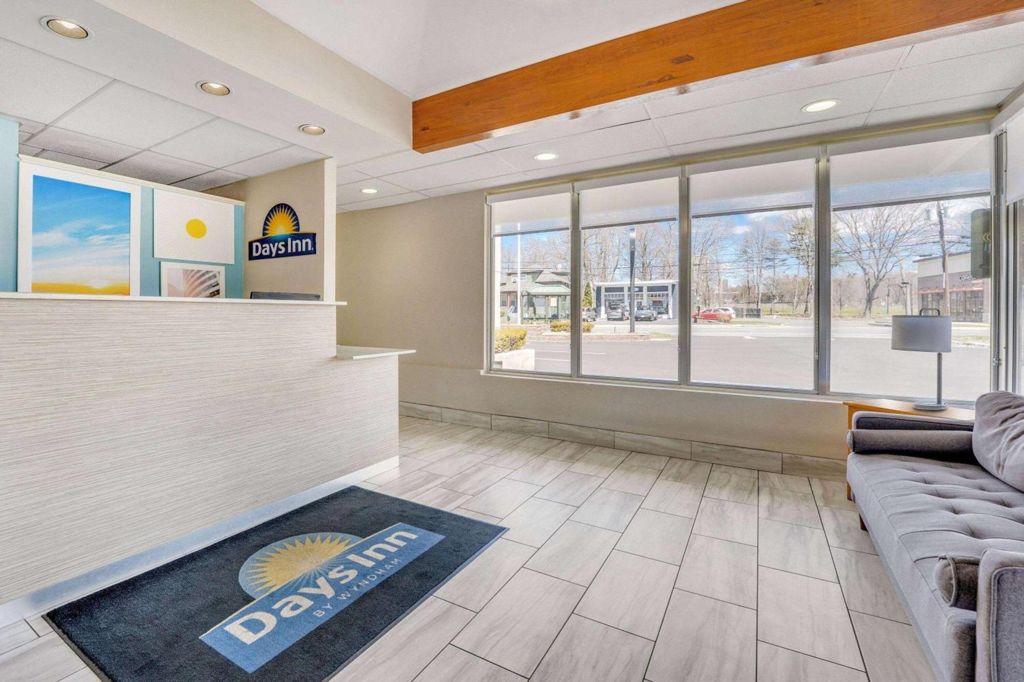 Days Inn By Wyndham Albany Suny Eksteriør billede